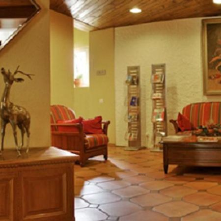 Hostellerie Les Chevreuils Lausana Interior foto