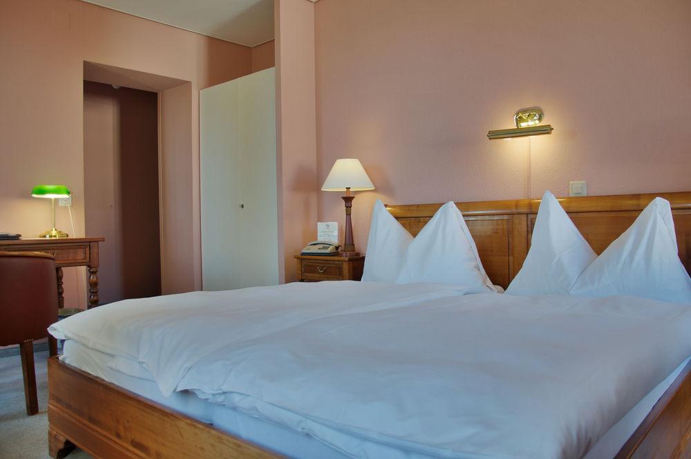 Hostellerie Les Chevreuils Lausana Exterior foto